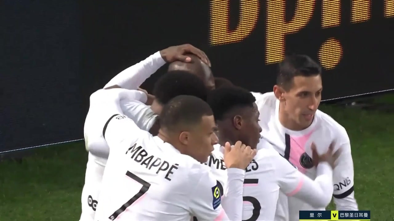 自毁长城！门将格比奇扑救送大礼 佩雷拉笑纳空门（比格雷格）