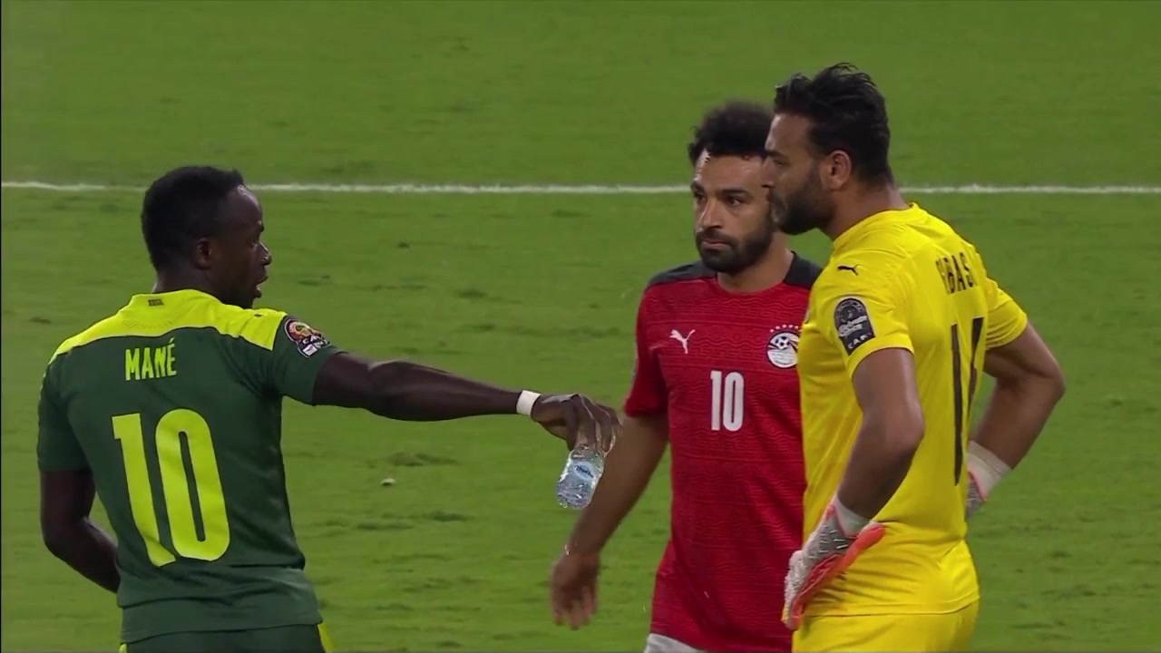 队友最了解你！萨拉赫指导埃及门将扑出马内点球（埃及球星萨拉赫有多火）