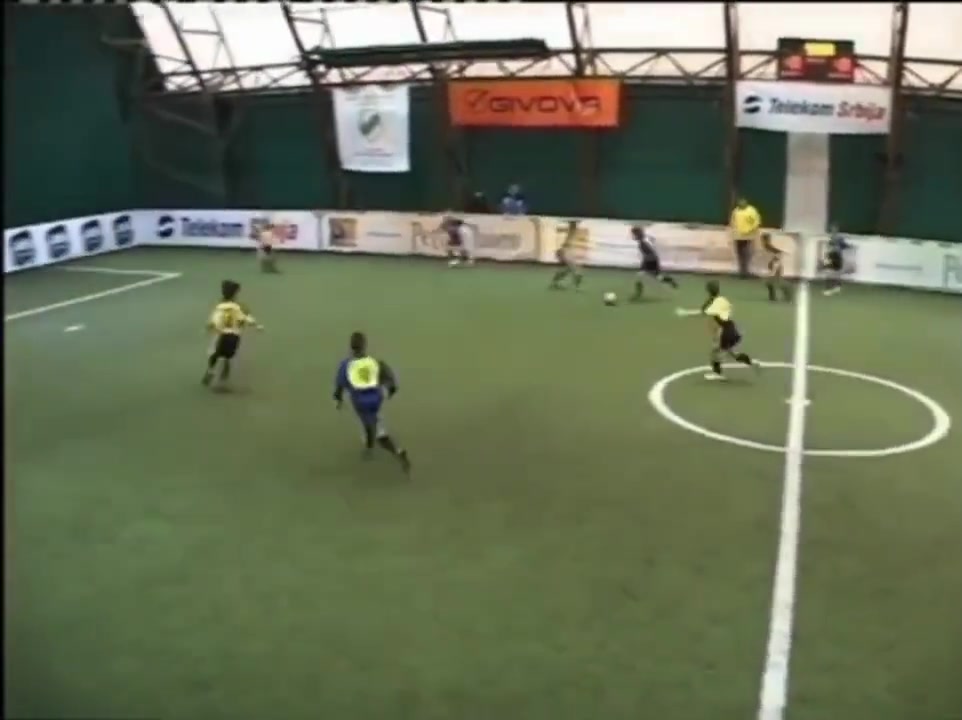 10岁的弗拉霍维奇是怎么踢球的？（10岁的弗拉霍维奇是怎么踢球的呢）