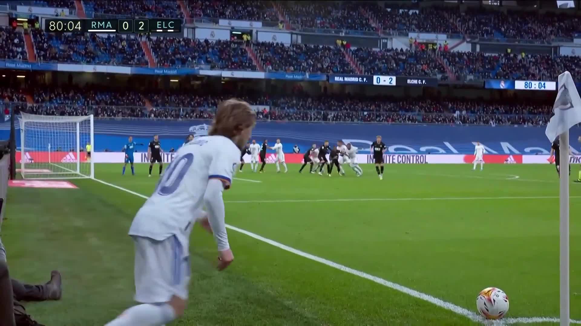 皇马1-2扳回一球！阿拉巴造点 魔笛点射破门建功（阿拉巴皇马号码）