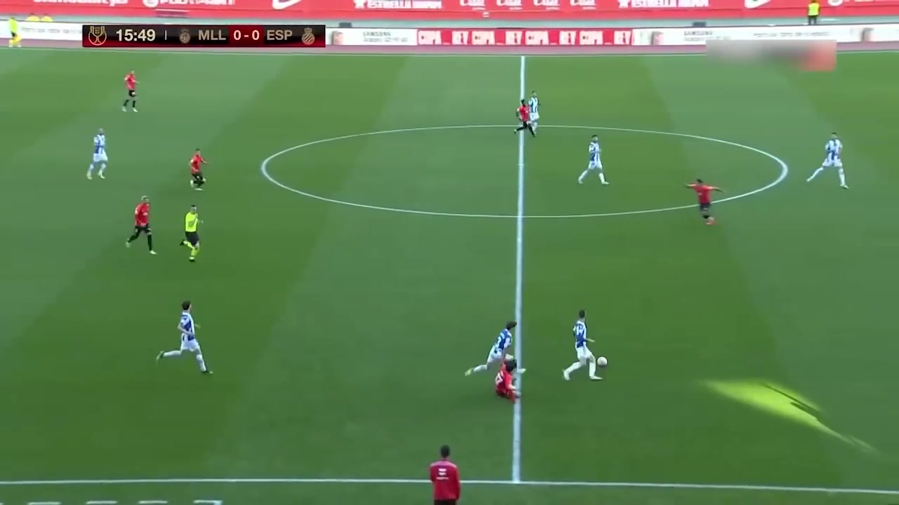 久保健英停球+过人让西班牙人球员染黄（久保健英西甲进球）