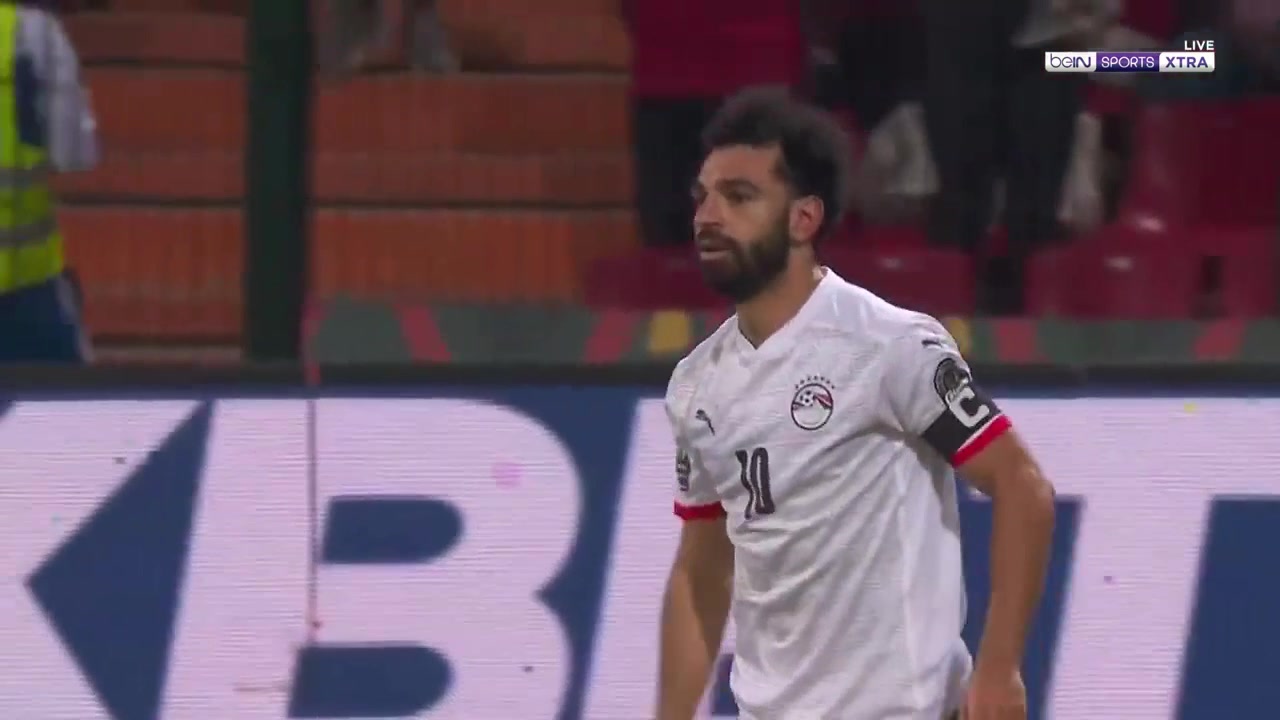 埃及球王！萨拉赫小角度凌空斩攻入制胜球（埃及球星萨拉赫）