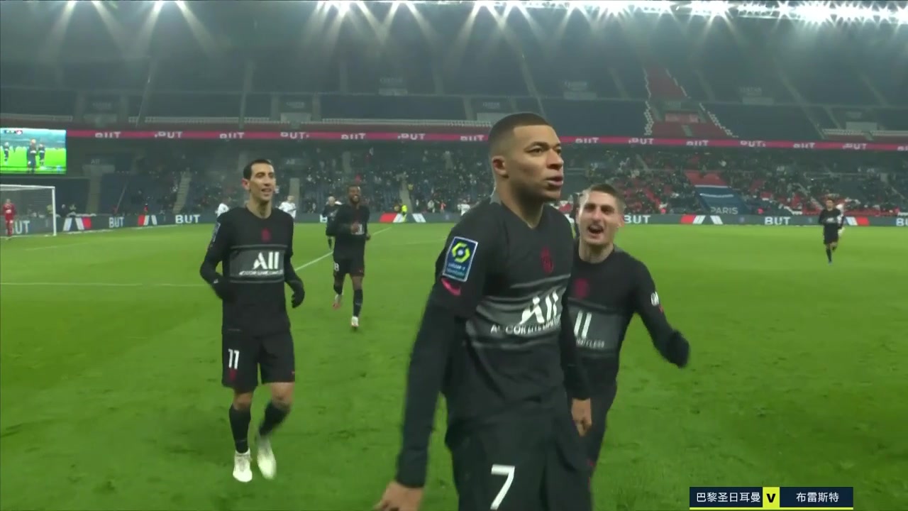 姆巴佩劲射穿裆后卫破门 门将呆若木鸡毫无反应（姆巴佩射门集锦）