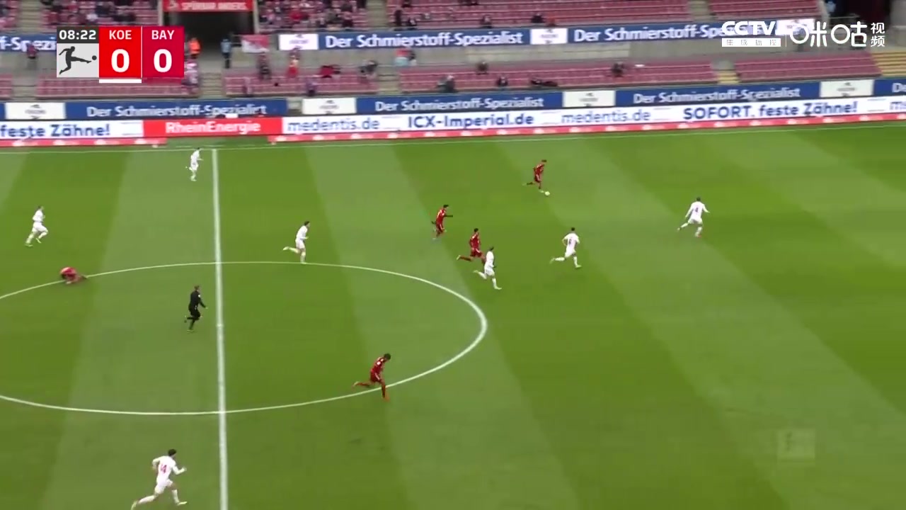 穆勒思路清晰送助攻 莱万门前推射先下一城（穆勒和莱万）