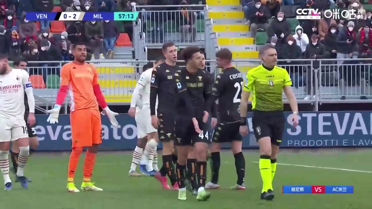 红点套餐！斯沃博达门前故意手球 特奥亲自主罚命中（斯沃博达舞台）