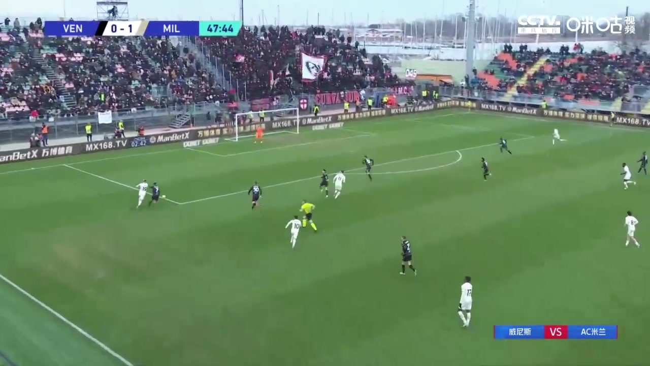 左路超跑！特奥生吃对手小角度打门得手（特奥左后卫）