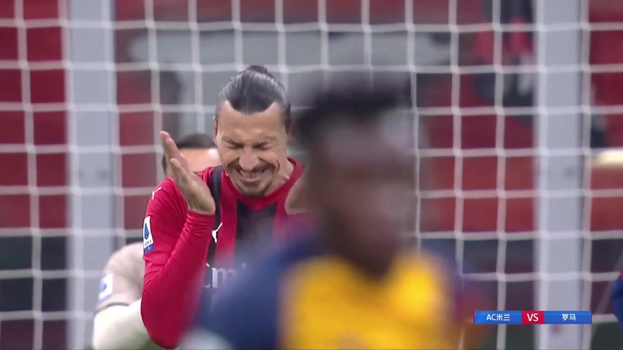 曼奇尼放倒莱奥送点+染红 伊布主罚点球被门将扑出（曼奇尼带队）