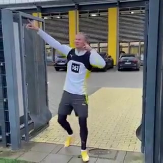 那个男人回来了！哈兰德标志动作回到训练赛（哈兰德训练视频）