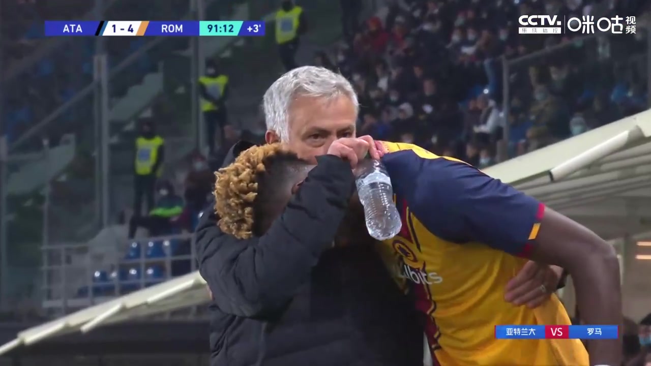 教父！穆帅执教意识获赞（穆帅足球教练是什么电视剧）