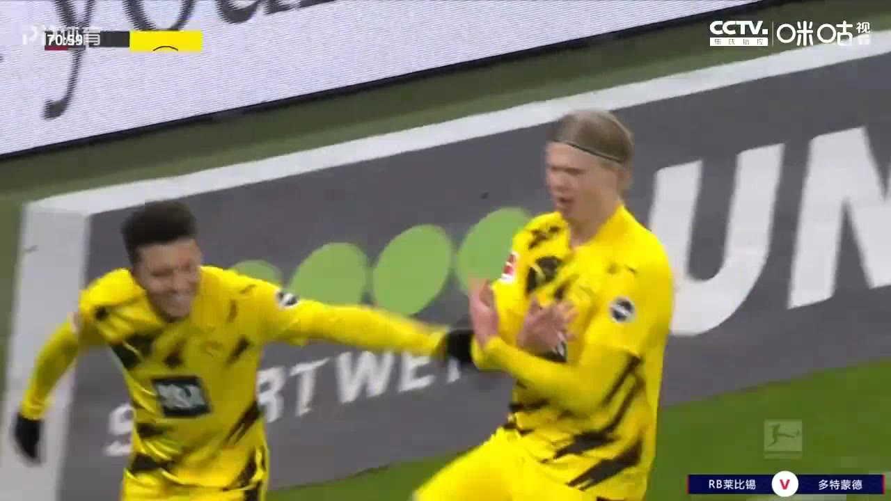 这球充分体现了哈兰德的身体+技术+球商（哈兰德踢球风格）