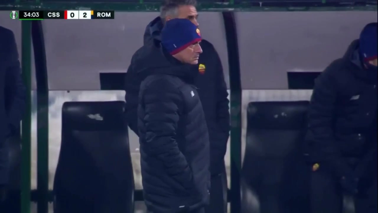 马约拉尔惊艳脚后跟破门 罗马客场2-0取得领先（比赛日:马约拉尔双响罗马3-1 里昂3-2居榜首）