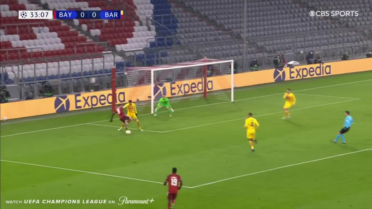 巴萨0-1落后！莱万送助攻 穆勒头球破门首开记录（巴萨1:0莱万特）