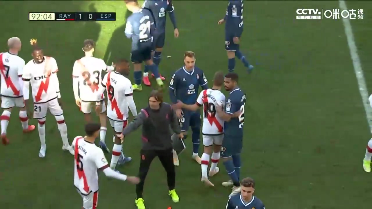 两队补时冲突！卡布雷拉吃黄梅里达染红（卡布雷拉48厘米）