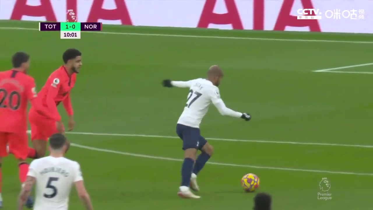 小卢卡斯带球一过三 带球破门世界波一气呵成（小卢卡斯什么水平）