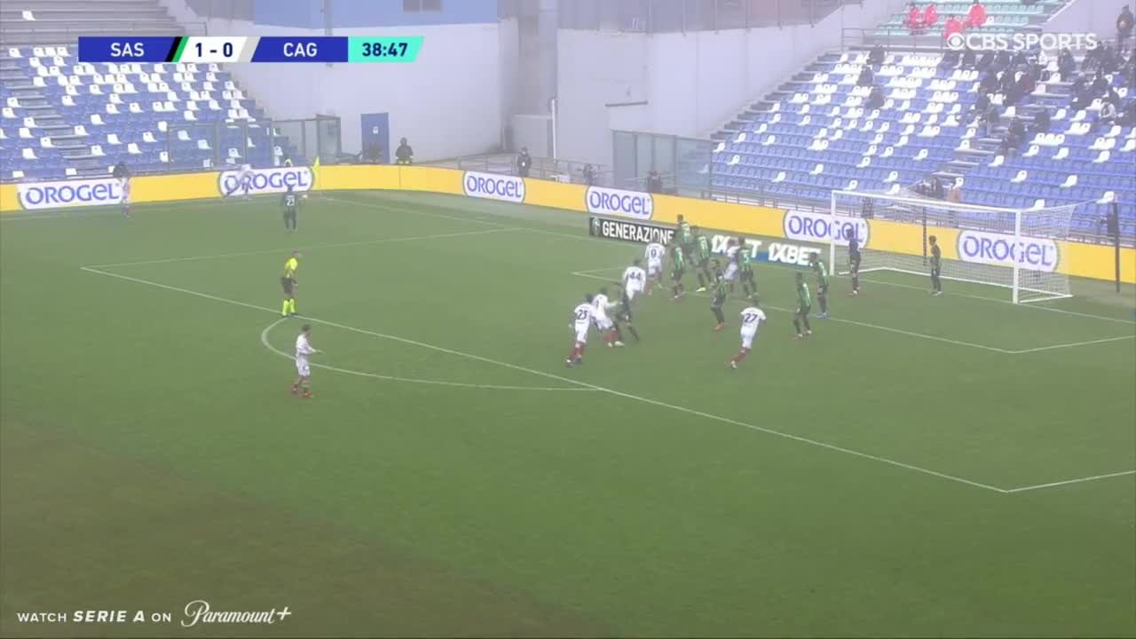 技惊四座!卡利亚里前锋巴尔德打入潇洒倒钩(巴尔德斯与卡西利亚斯)