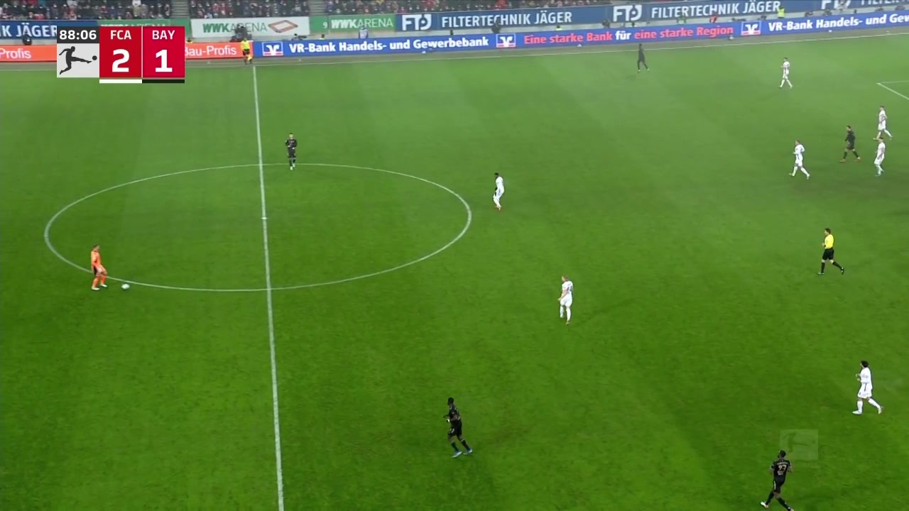 拜仁最后时刻围攻对手 诺伊尔频繁杀过中场传球（拜仁与诺伊尔续约至2023年）