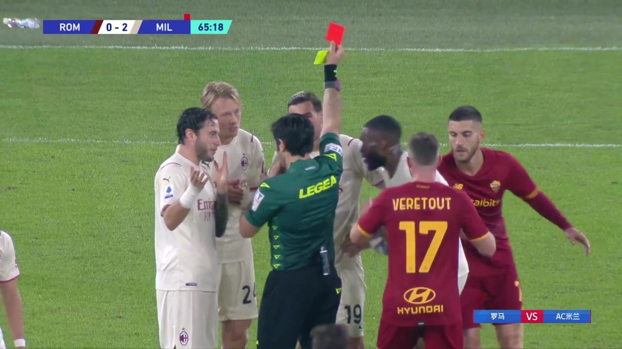 米兰十人应战！特奥两黄变一红被罚离场（特奥 ac米兰）