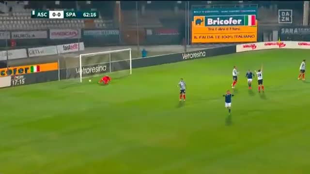 米兰外租小将科隆博凌空抽射世界波