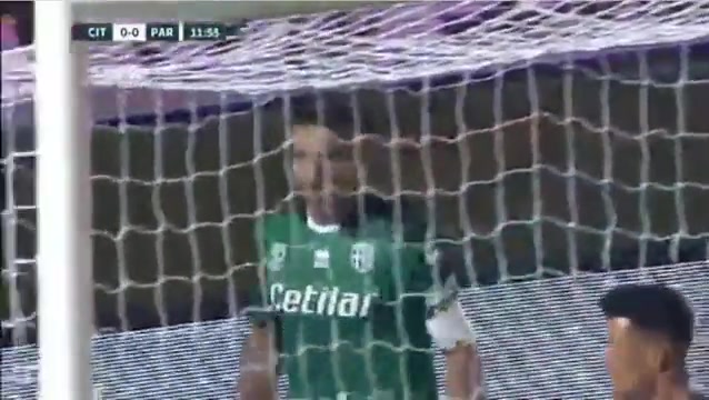 老骥伏枥！43岁布冯意乙极限伸展扑出点球（布冯 意乙）