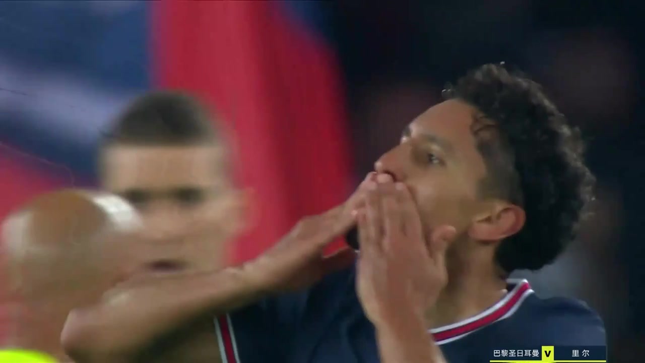 大巴黎扳平比分！迪马利亚传中队长凌空斩破门（迪马利亚在大巴黎踢什么位置）