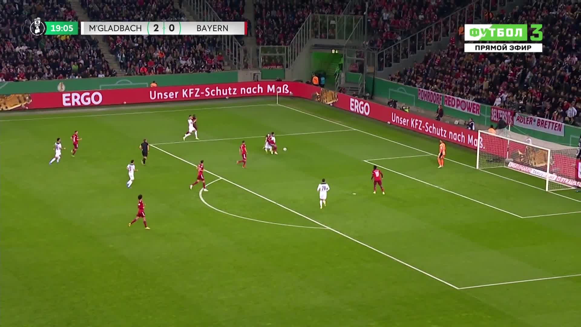 拜仁开场21分钟0-3落后！本塞拜尼点射破门梅开二度（拜仁总部 塞本纳）