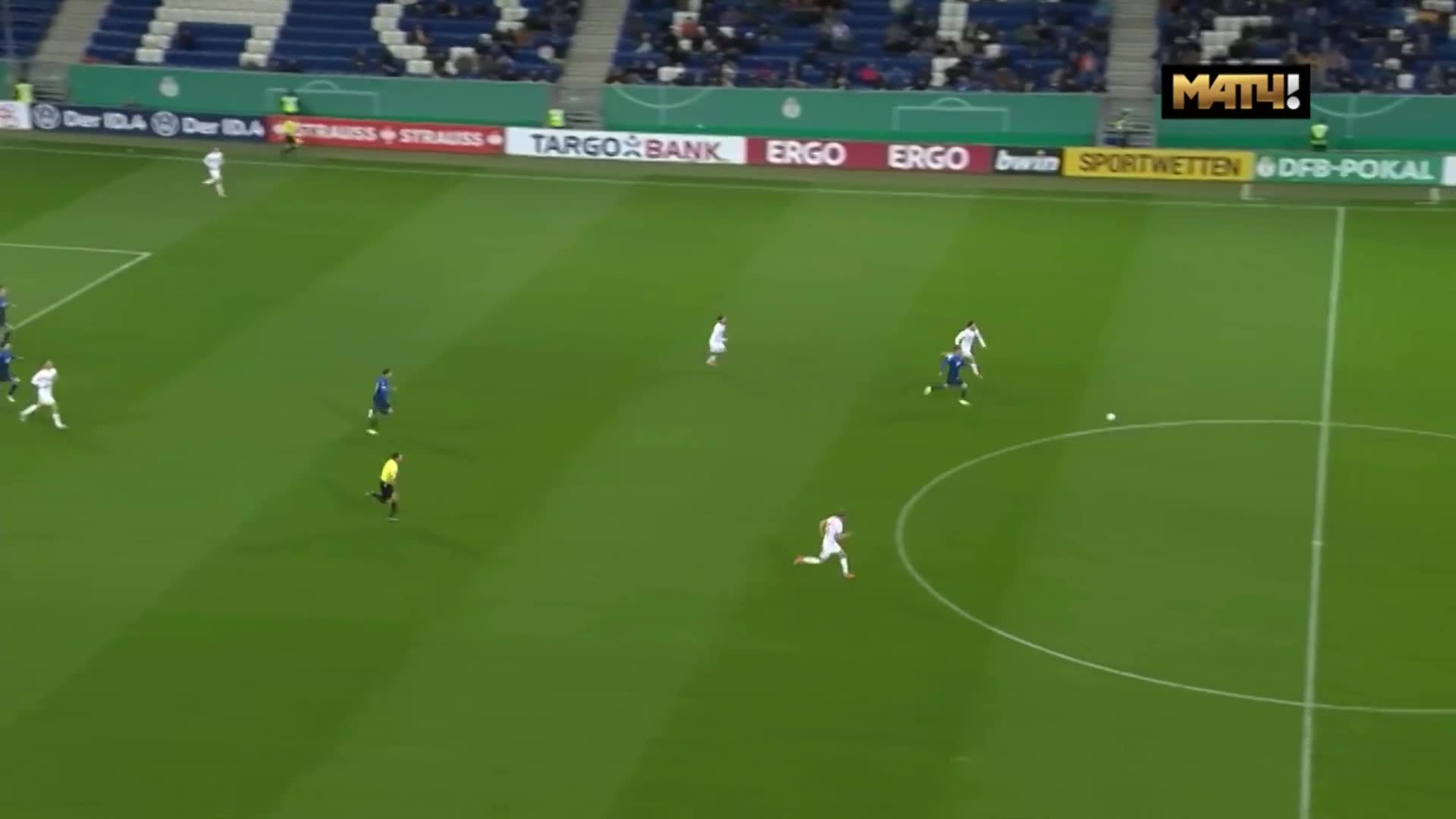 千里走单骑！霍村球员拉尔森全场一条龙破门（霍耶尔-拉尔森）