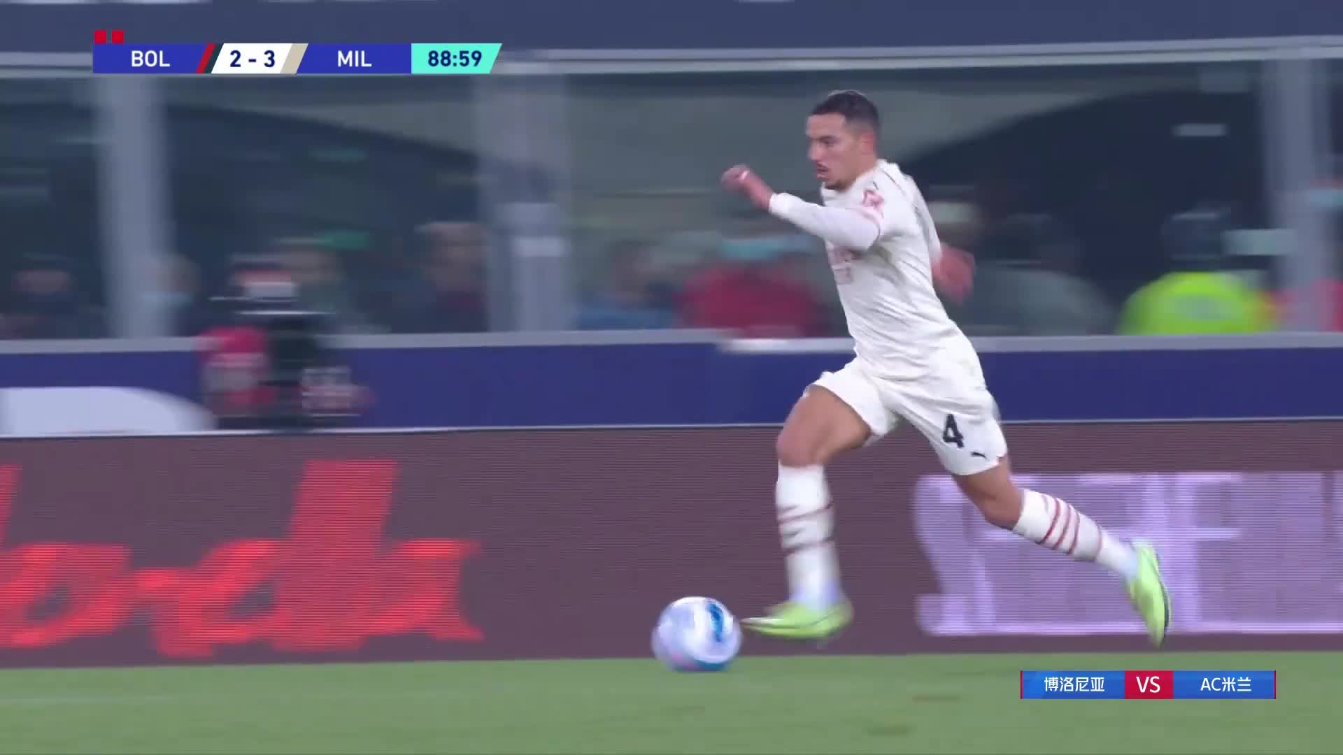 手起刀落！伊布远射破门 米兰4-2领先（伊布在米兰时的阵容）