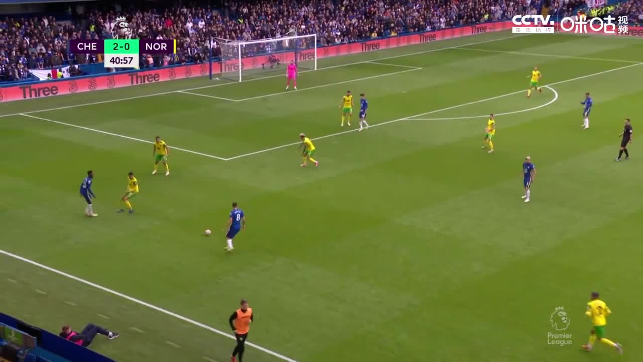 里斯-詹姆斯后插上禁区内，一脚挑射破门（里斯·詹姆斯）