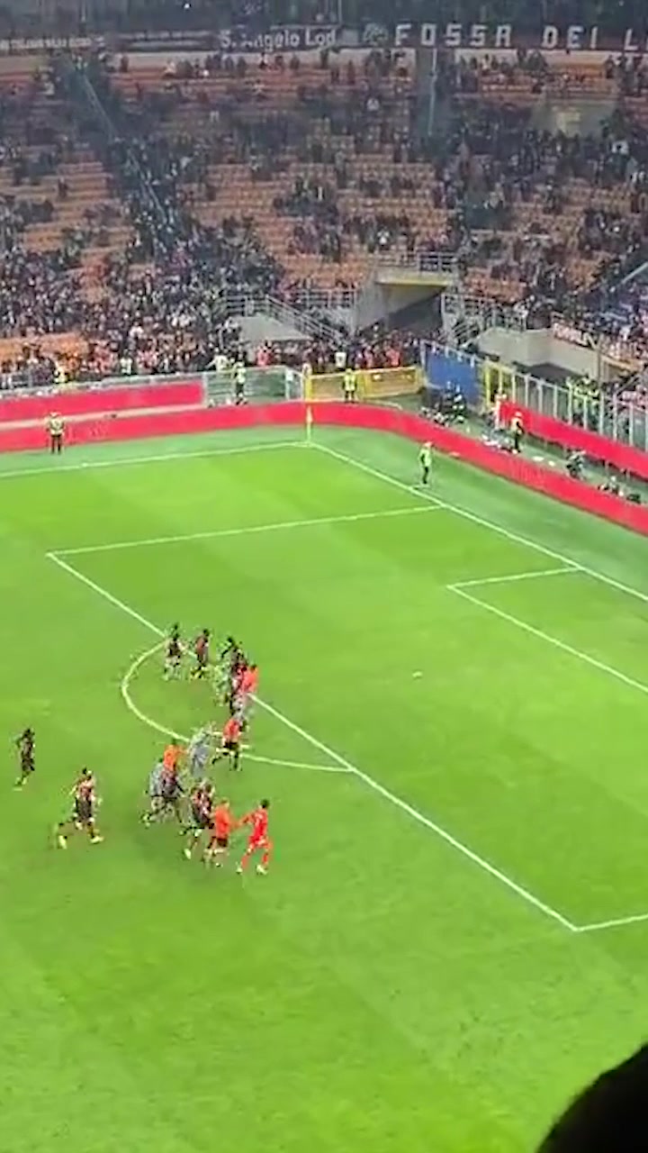 这氛围！米兰众将赛后致谢球迷（米兰 引援）