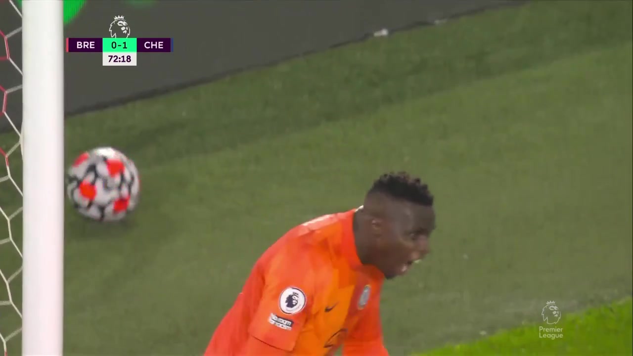 伊万托尼凌空射门 门迪反应神速神勇扑出底线（伊万.托尼）