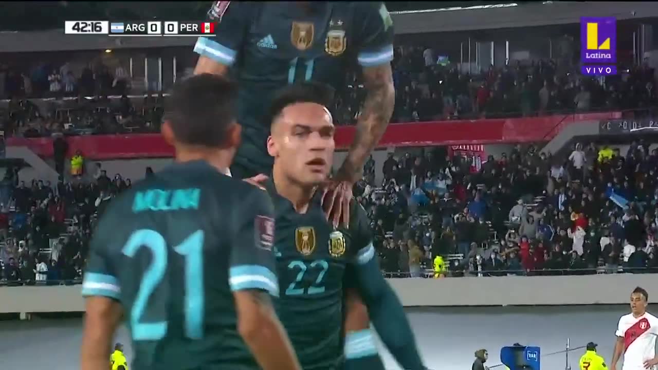 阿根廷边路传中 劳塔罗头球抢点破门（劳塔罗阿根廷国家队）