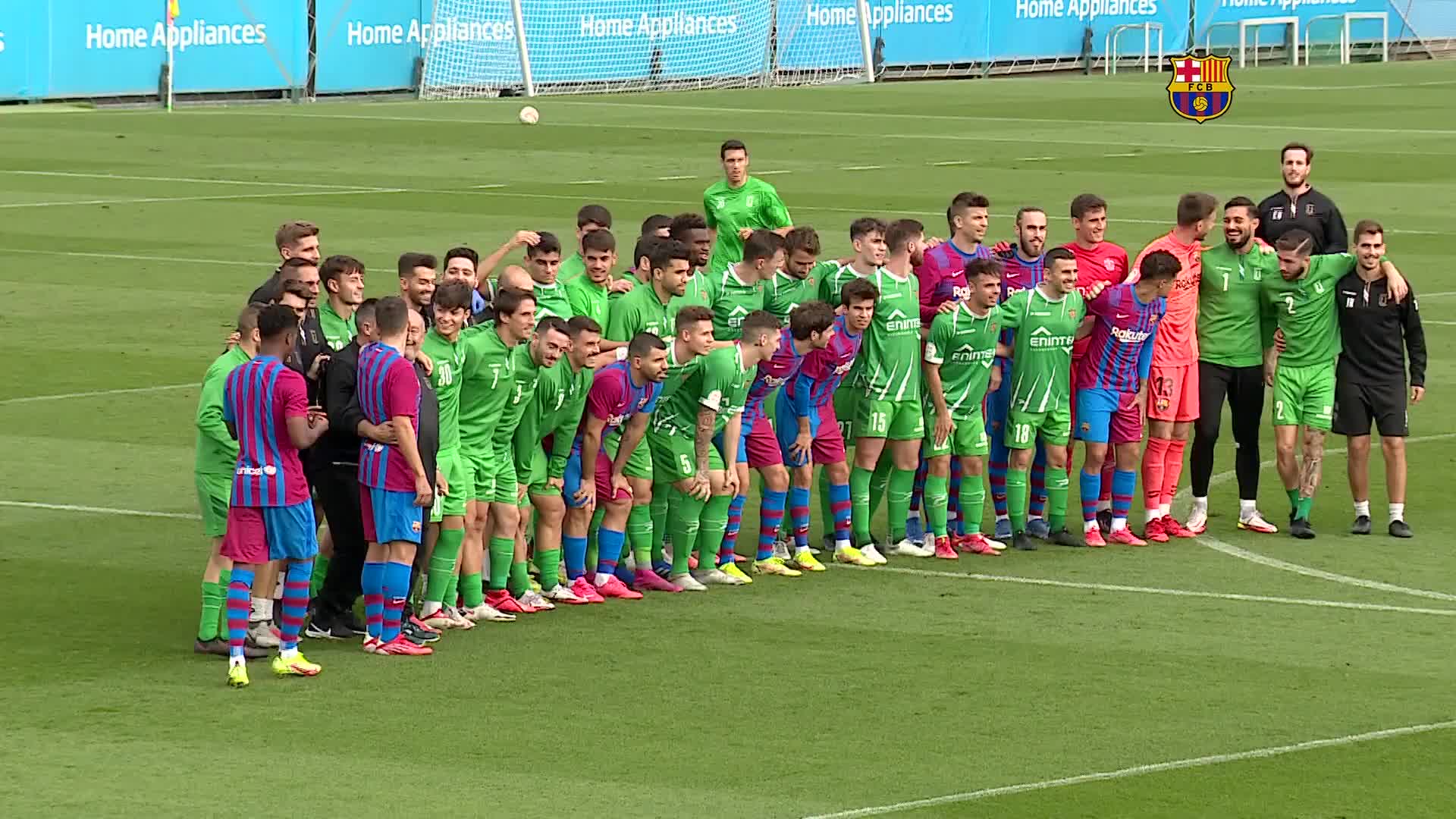 比赛集锦：阿圭罗库蒂尼奥破门 巴萨2-2科尔内亚（巴萨vs科尔内亚）