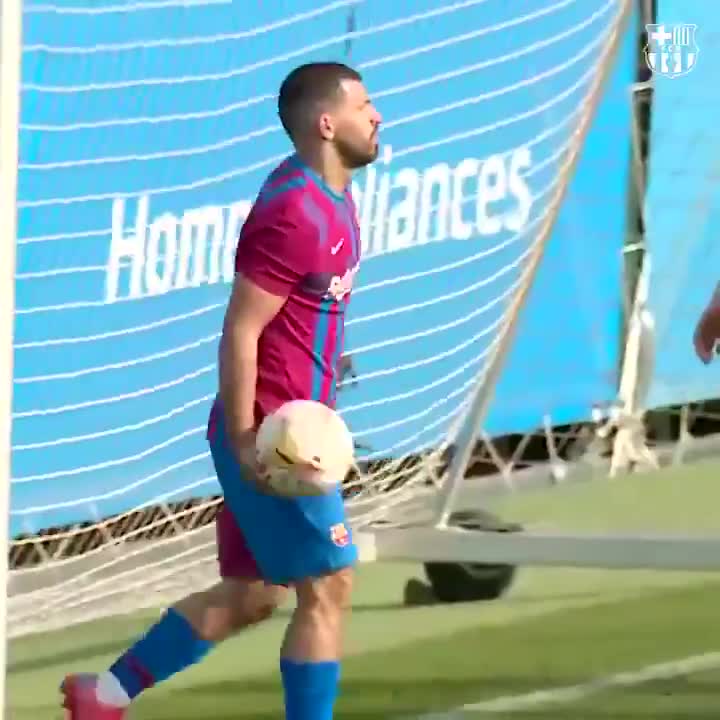 阿圭罗友谊赛打进巴萨第一粒进球（阿圭罗友谊赛打进巴萨第一粒进球了吗）