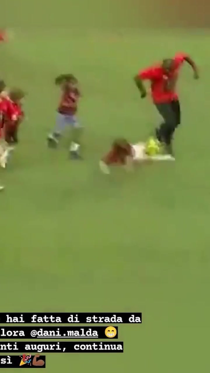 米兰传奇名宿西多夫晒小马尔蒂尼铲断自己视频（小马尔蒂尼 西多夫）