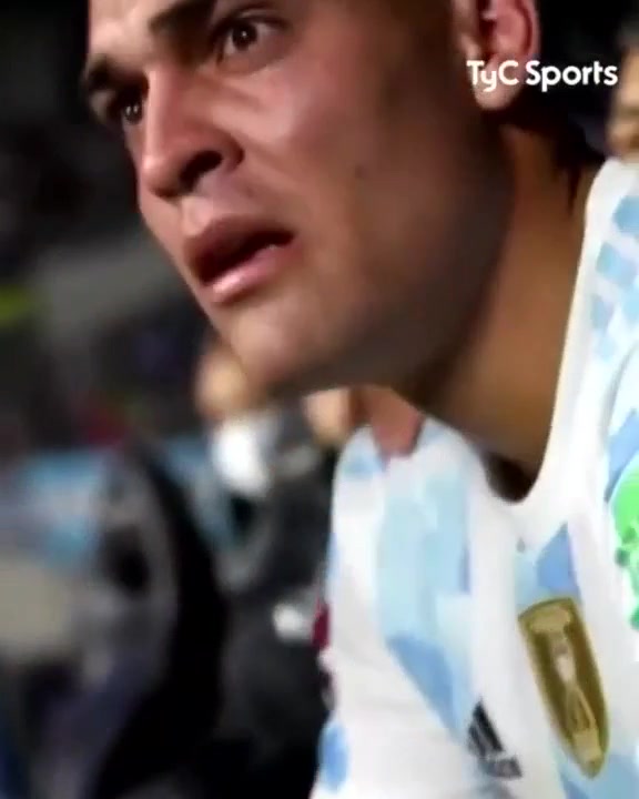 咋了？劳塔罗被换下后在替补席被拍到落泪（劳塔罗集锦）