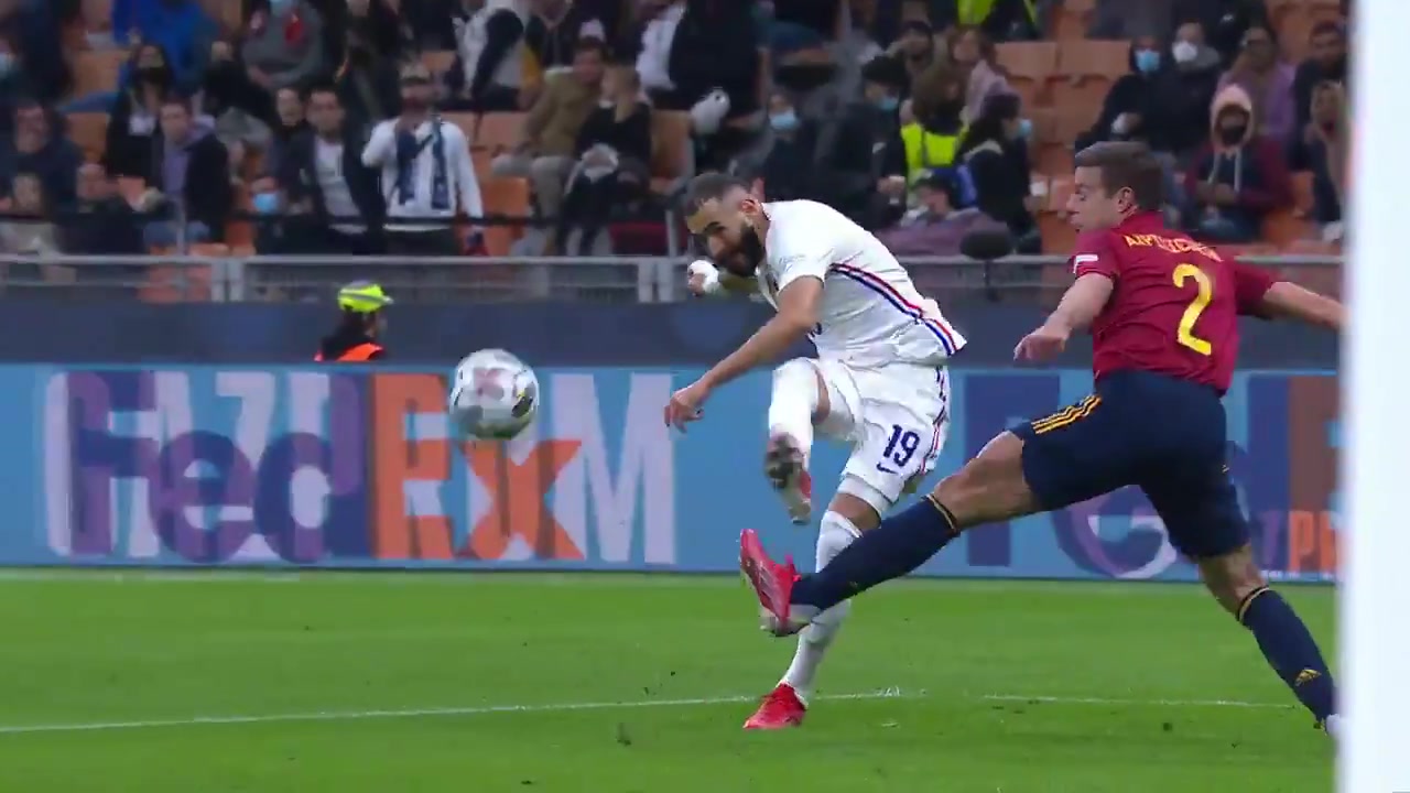 太强了！本泽马欧国联决赛世界波破门（本泽马欧冠决赛意外进球）