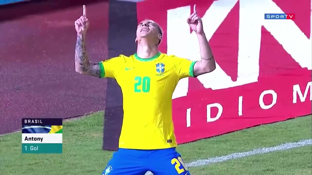 巴西补时锁定胜局 安东尼包抄推射空门得手（巴西球员安东尼）