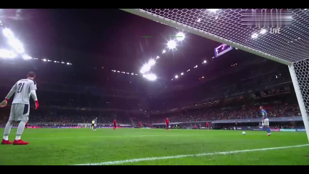 伤心一夜！多纳鲁马被圣西罗球迷狂嘘（多纳鲁马是哪个俱乐部的）