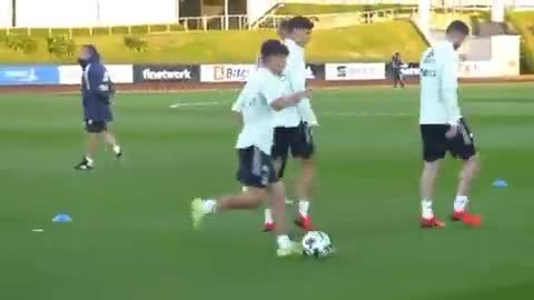 加维在西班牙国家队训练（加维在西班牙国家队训练过吗）