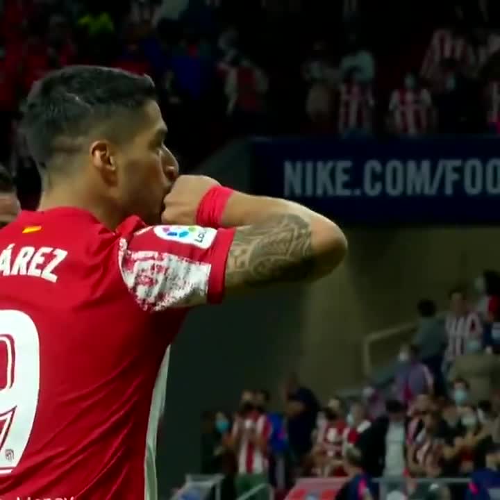 不忍直视！苏亚雷斯破门后科曼反应（苏亚雷斯和科曼）