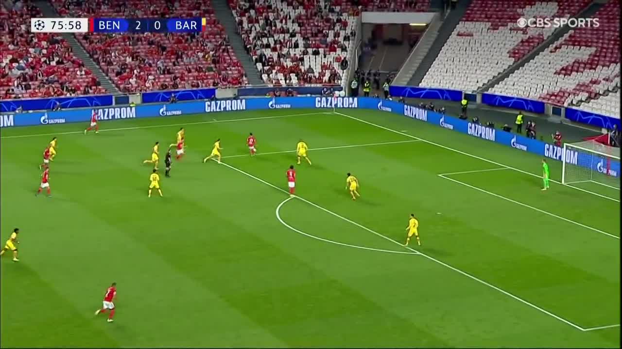 巴萨0-3落后！德斯特手球送点 努涅斯点射破门（巴萨2号德斯特）