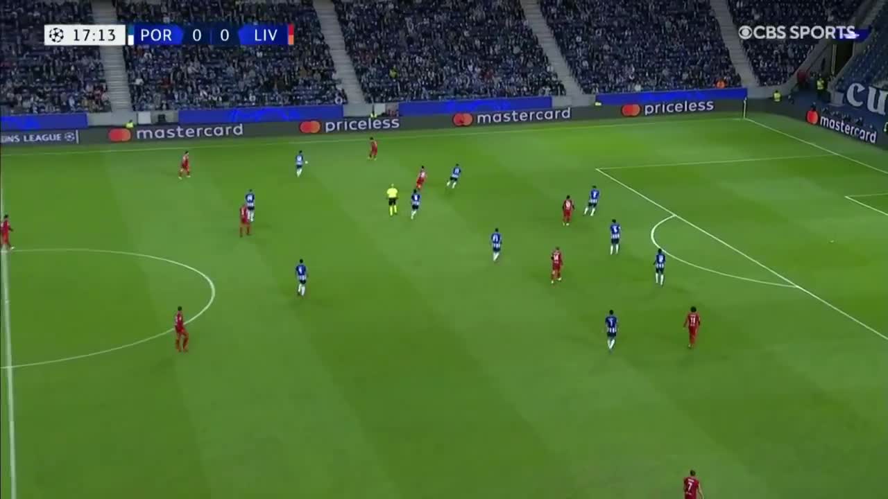 琼斯射门被扑 萨拉赫门前补射首开纪录（手感不佳?琼斯半场仅9分 欲扬先抑末节爆砍24分）