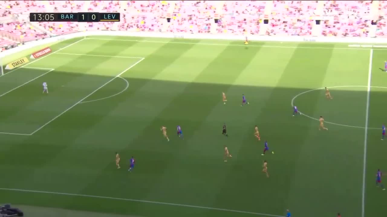 松懈防守！吕克-德容接传球推射打入加盟首球（吕克·德容）