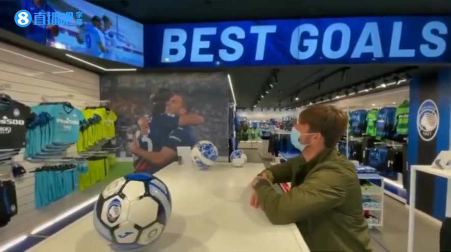 老实人就这么惨嘛！球员打算为球迷买单，结果一天没人来