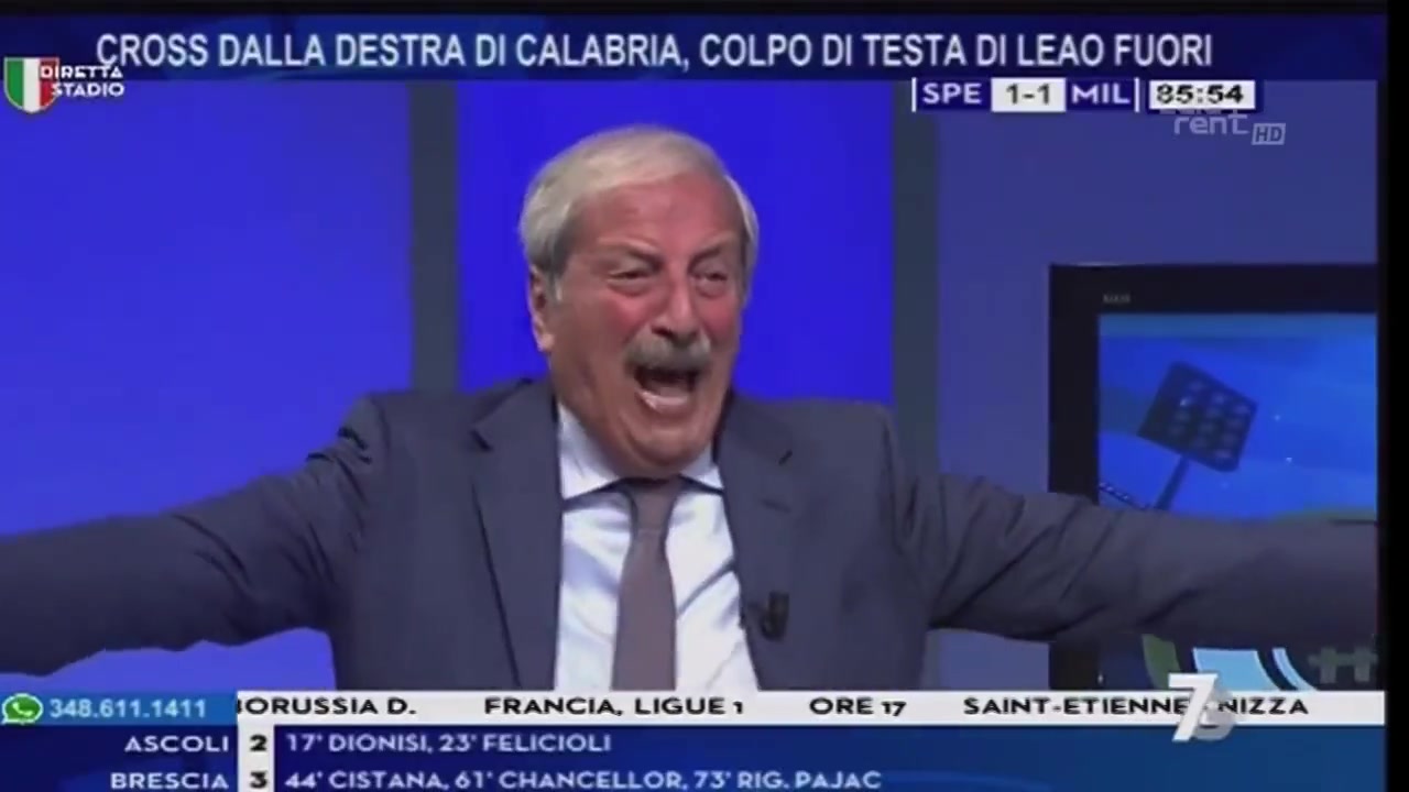 高兴坏了！米兰老爷子观看小马尔蒂尼、迪亚斯进球反应（ac米兰小马尔蒂尼）