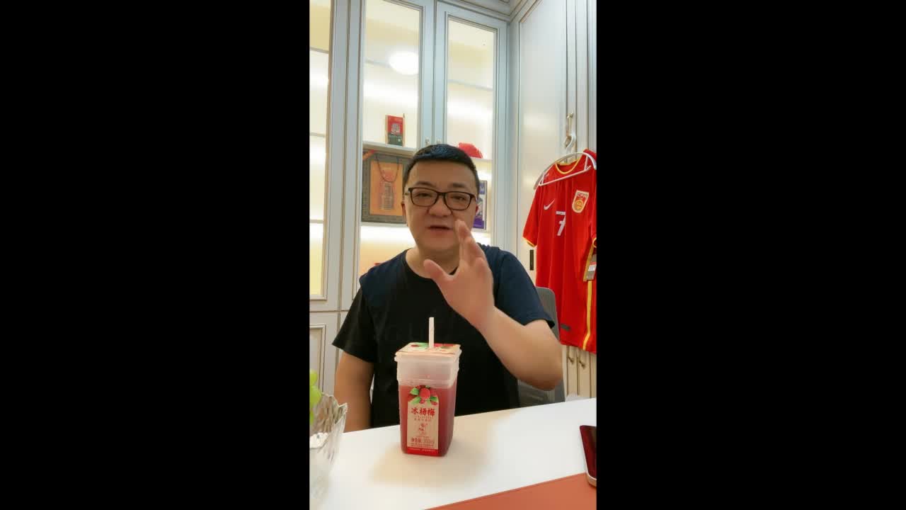 董路：你有啥资格骂武磊？（董路吹武磊）