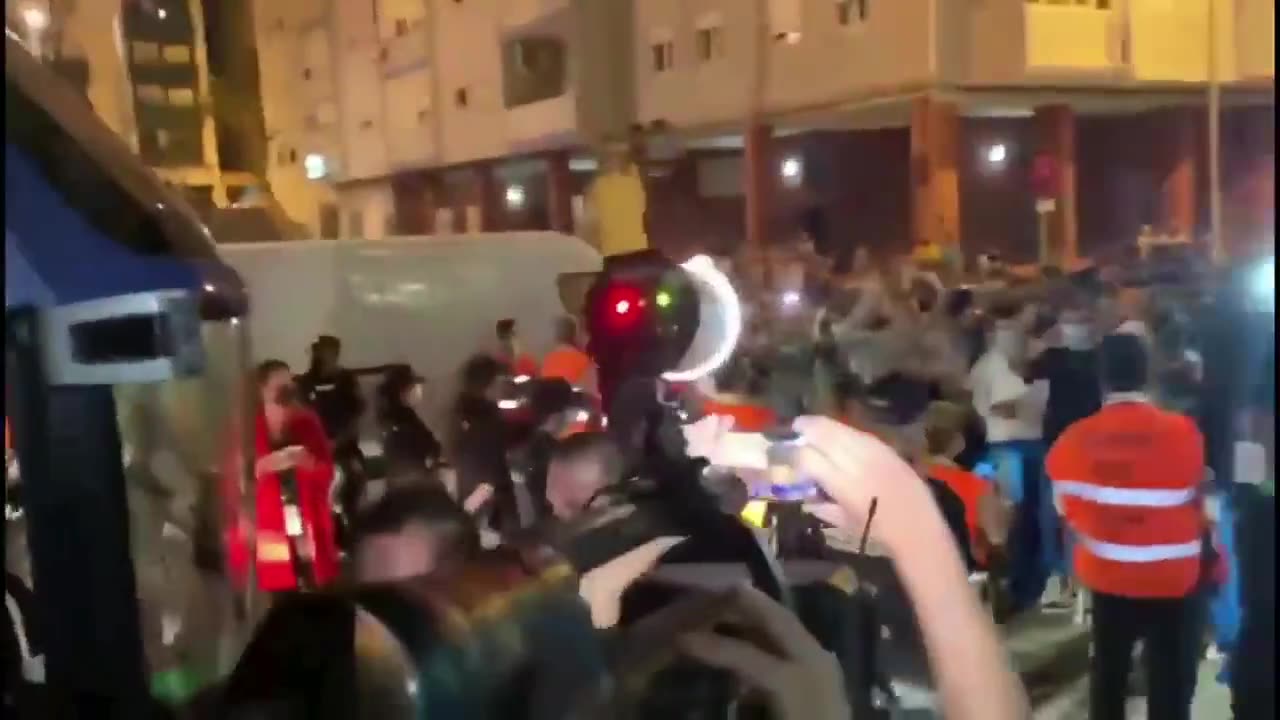 加的斯球迷赛后高唱：梅西在哪里？（加的斯球迷赛后高唱:梅西在哪里）