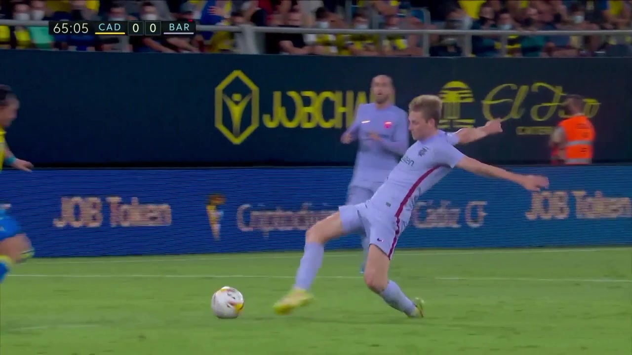 4分钟内连吃两黄！弗兰基-德容犯规被红牌罚下（弗兰基-德容什么水平）