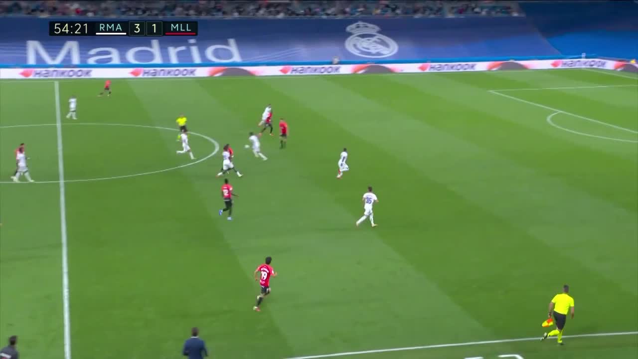 本泽马禁区内回做送助攻 阿森西奥远射帽子戏法（西甲-阿森西奥破门本泽马建功 皇马2-0）