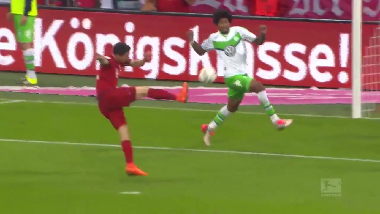 6年仿佛在昨天！莱万时年今日名场面：9分钟5球！（莱万9分钟5球视频中文解说）